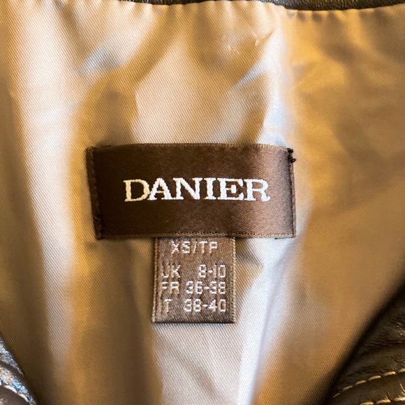 Danier vintage leather jacket / coat (dark brown / espresso), mid length women's - Picture 3 of 13